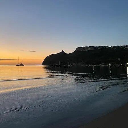 Poetto - 5 Min Form The - Free Park - Wi-fi - Self Check In - Netflix Apartment