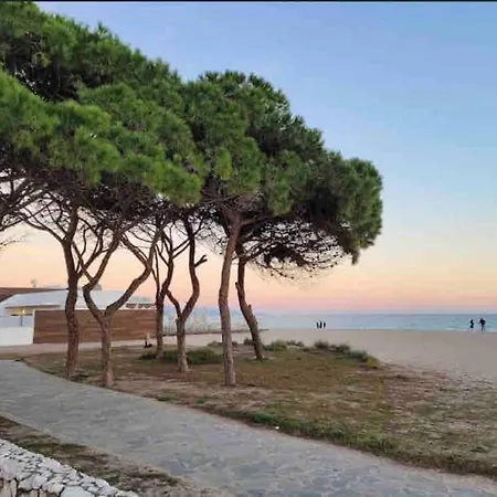 Poetto - 5 Min Form The - Free Park - Wi-fi - Self Check In - Netflix شقة